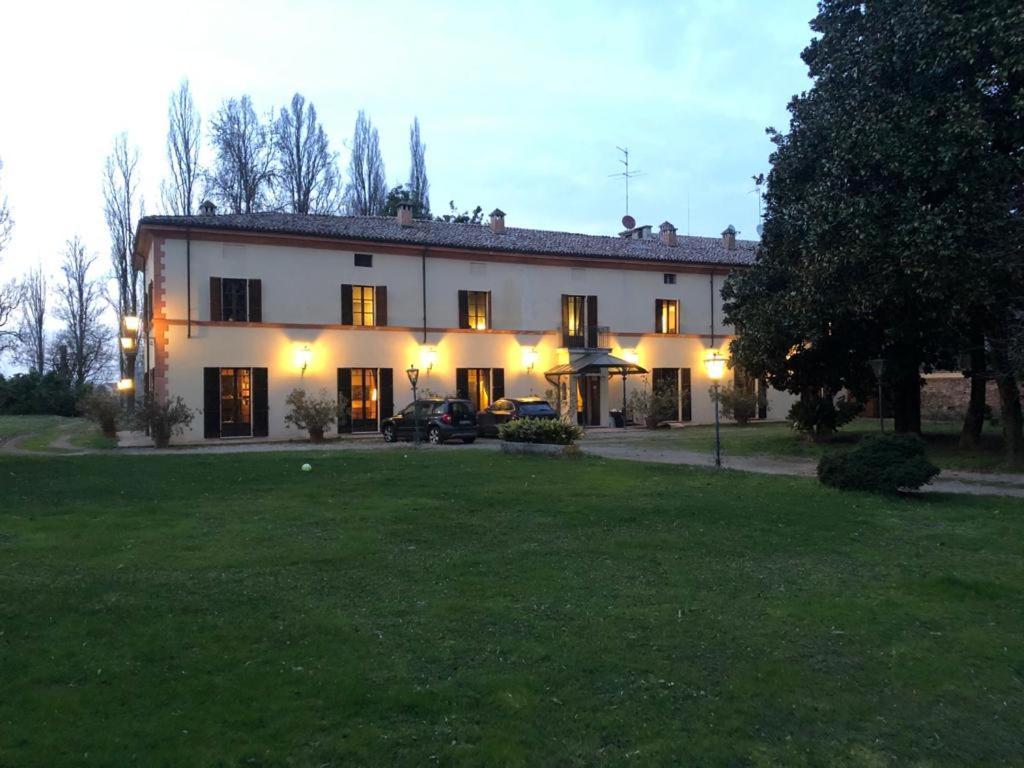Villa Dom Piacenza Kültér fotó